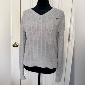Hollister Cable Knit Sweater Gray V-Neck Logo Pullover Size L Classic Preppy
